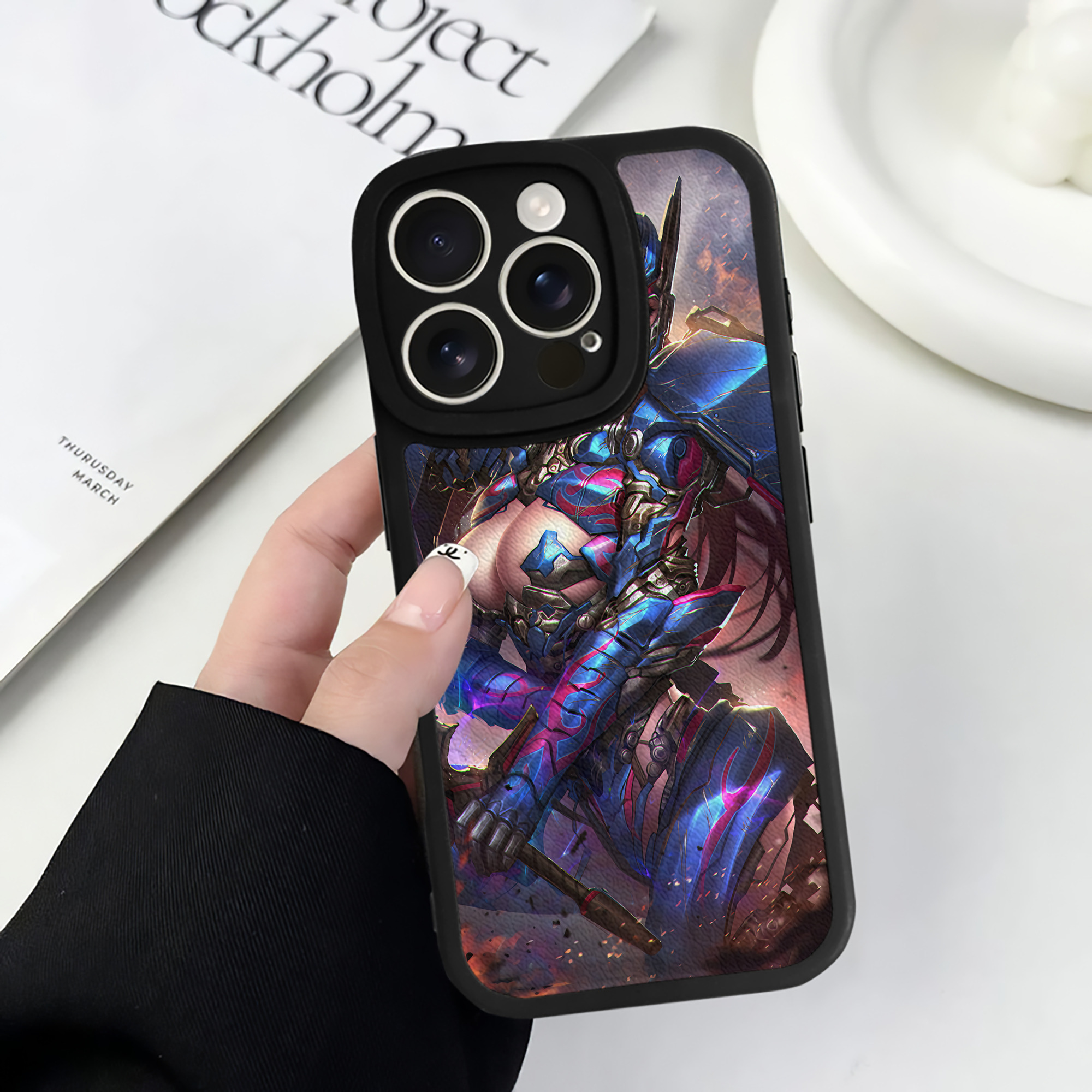 （画像用） Transformers トランスフォーマー 【iPhone 16シリーズ対応】シリコンスマホケース（レザー調） 材質：シリコン